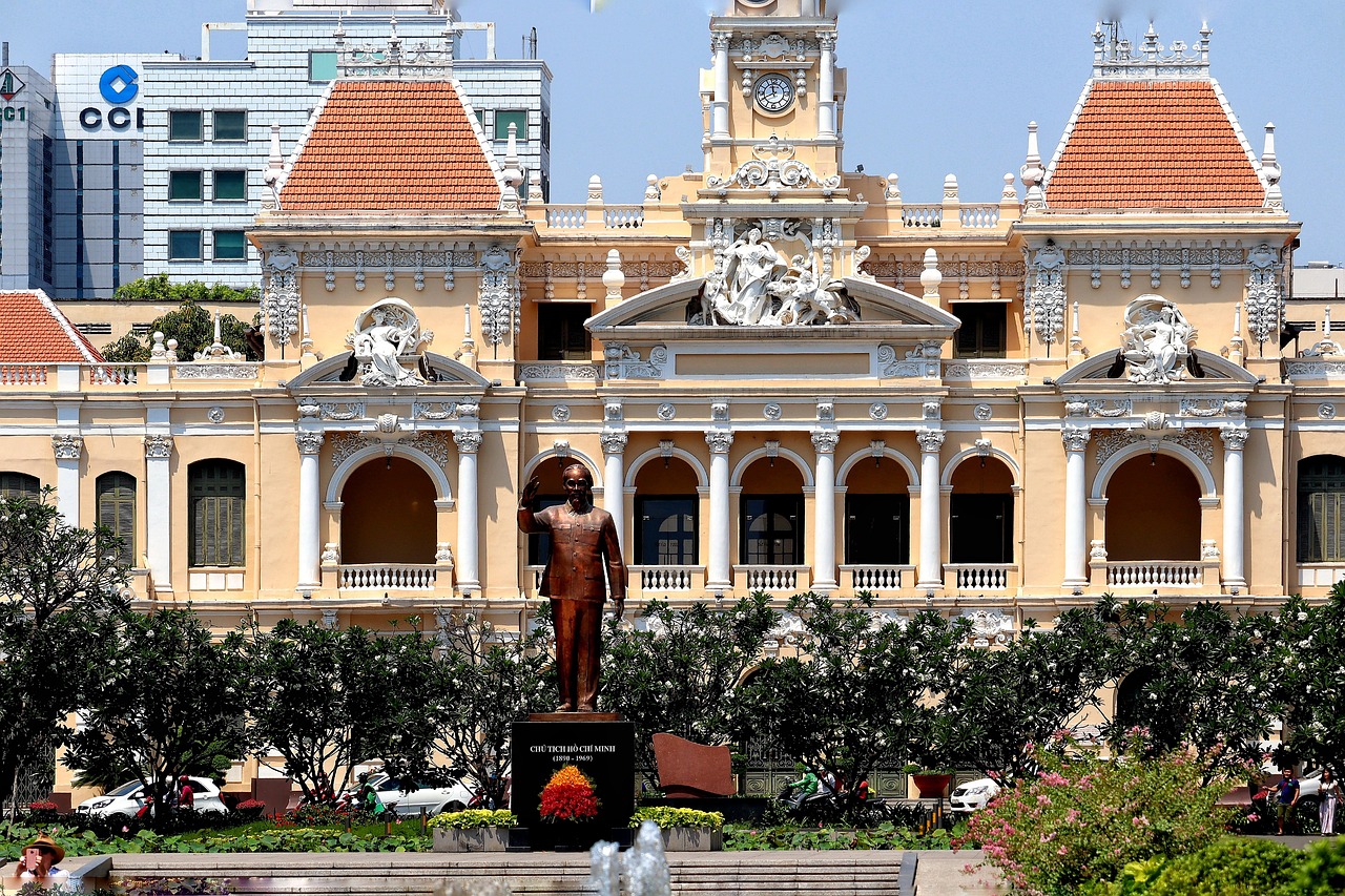 Photo by Tho-Ge saigon, town hall, ho chi minh