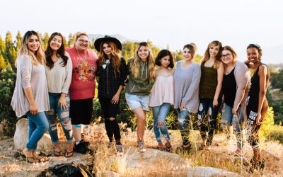 How to Make Friends While Traveling Solo as a Woman Over 30